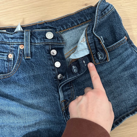 Levi’s Classic Blue Denim Women's Shorts - Picture 5 of 8